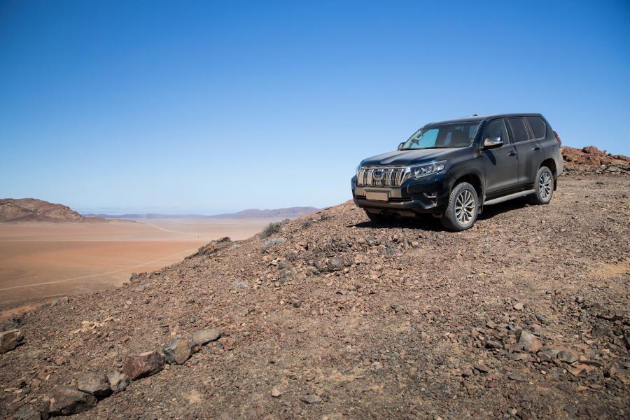  Toyota Land Cruiser Prado (150) 2017 года  (EU) (фото 22 из 50)